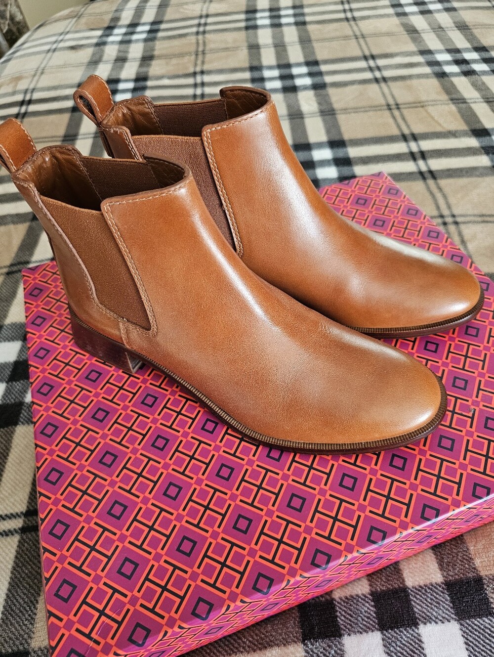 Tory Burch Women's Tan Leather Chelsea Ankle Boots - Picture 2 of 7